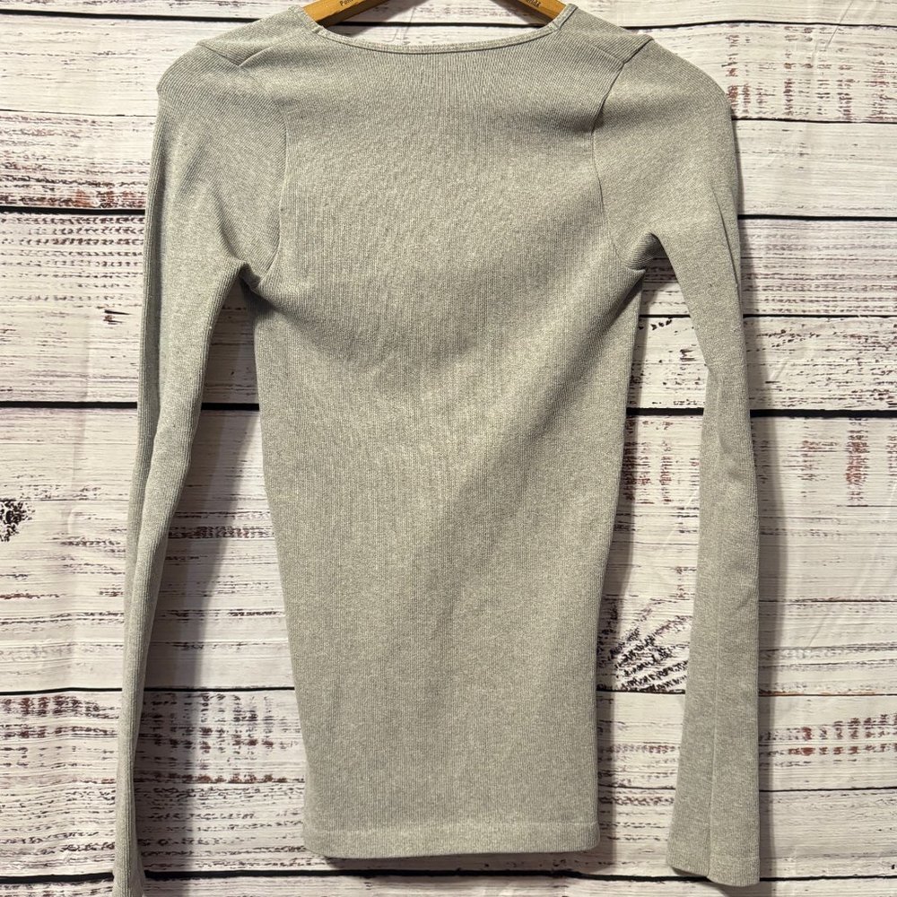 🎉😀CLEARANCE SALE!!!😀INTIMATELY FREE PEOPLE Gray Lace Up Seamless Layering Top - Picture 3 of 6